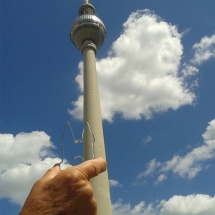 Bij de Fernsehturm in Berlijn door Sieny Tippersma